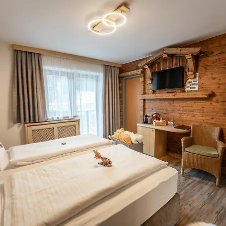 Hotell Eder Michaela 3*