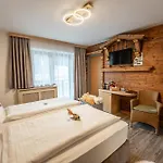 Hotel Eder Michaela 3*