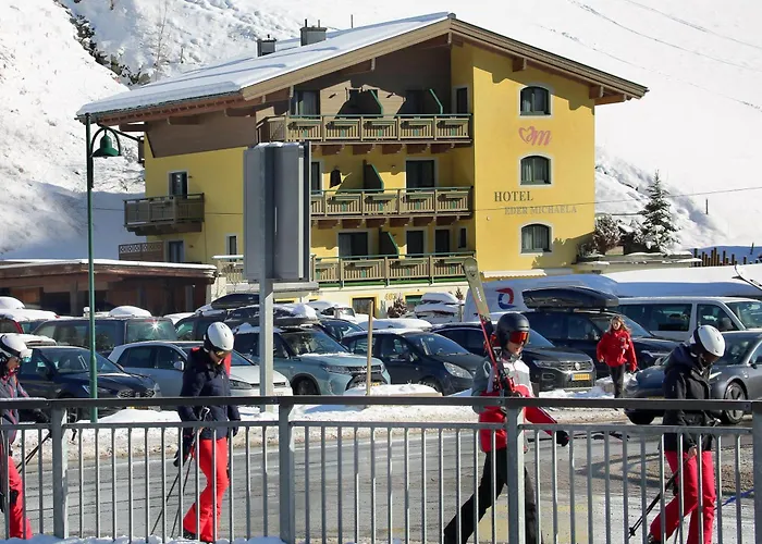 Eder Michaela Hotell 3*